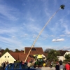 Maibaumstellen am Dorfplatz in Schildbach - IMG8166.JPG
